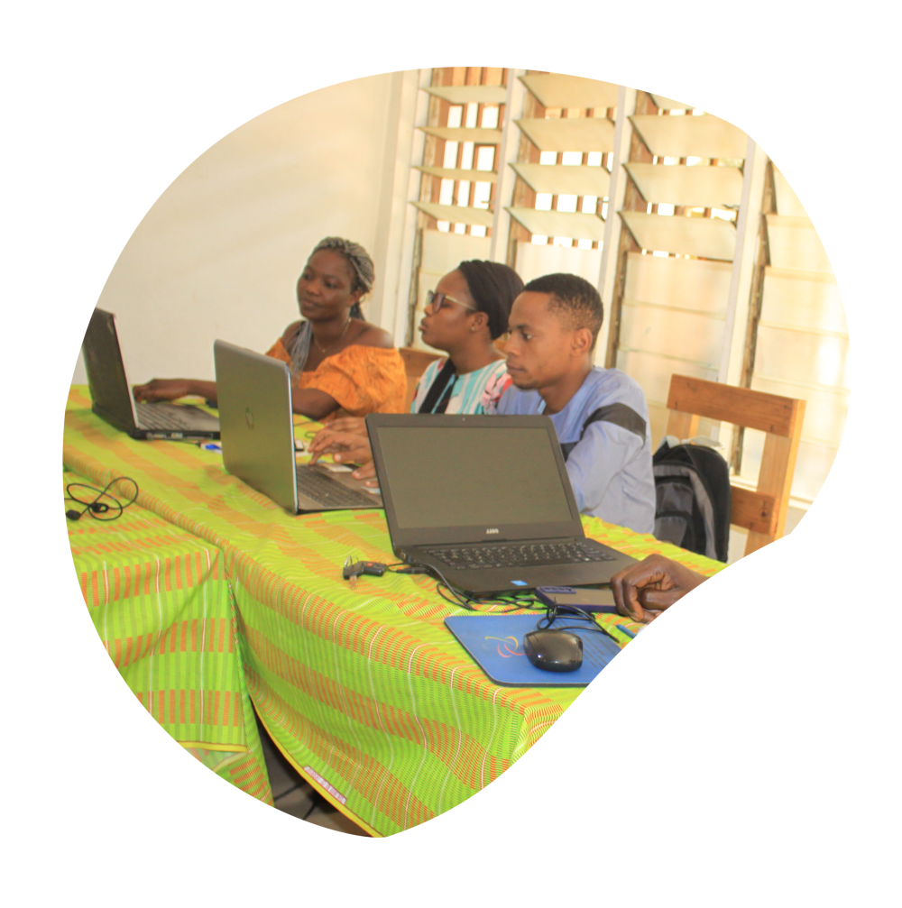 Apprenants WIS AFRICA en atelier pratique